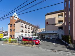 都会に佇む施設外観