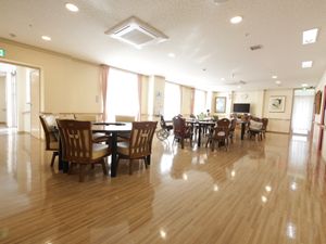 明るい食堂スペース