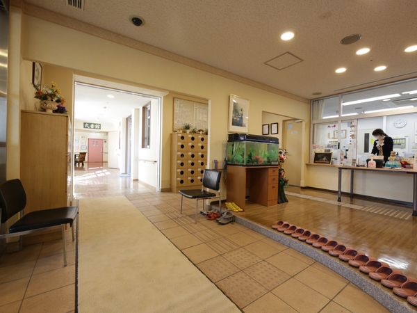 清潔感あるエントランス