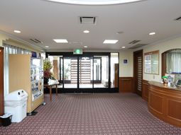 円形の天井が特徴のロビー