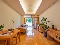 明るい居室の空間