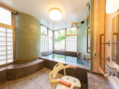 安全設備の整った浴室