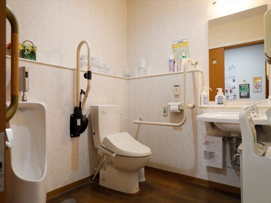 バリアフリーなトイレ設備