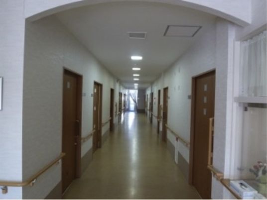 清潔感ある廊下