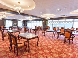 豪華なダイニングルーム