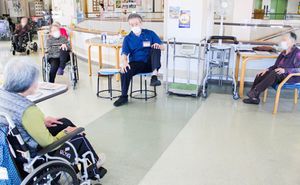 人々が集うラウンジ