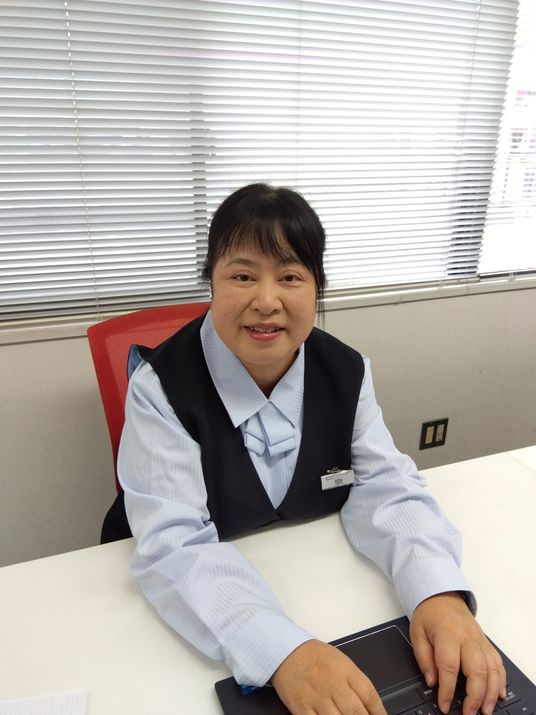 笑顔のスタッフの様子  