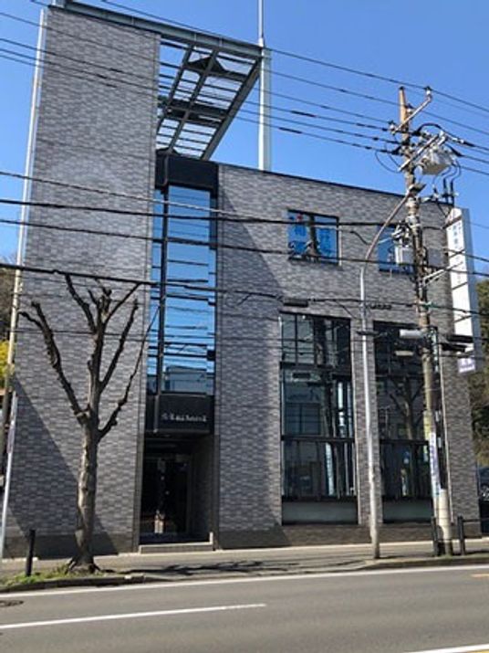 モダンな建物の外観