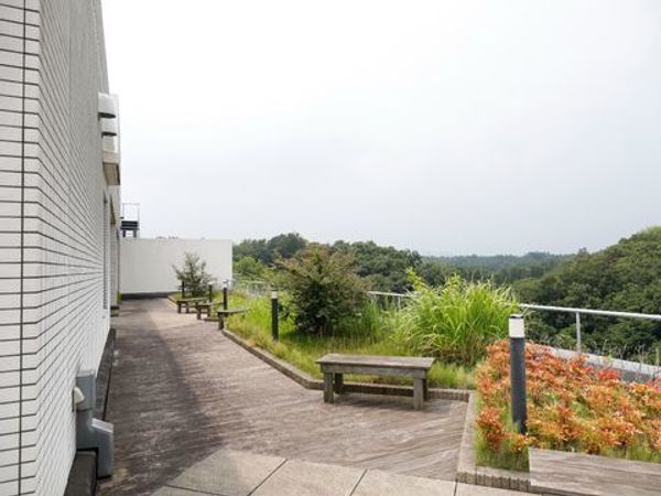 緑あふれるテラス風景