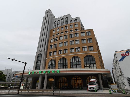 多階層のモダンな建築
