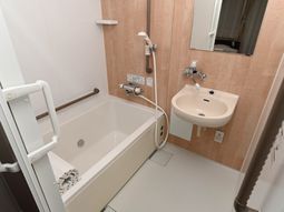 バリアフリーの浴室