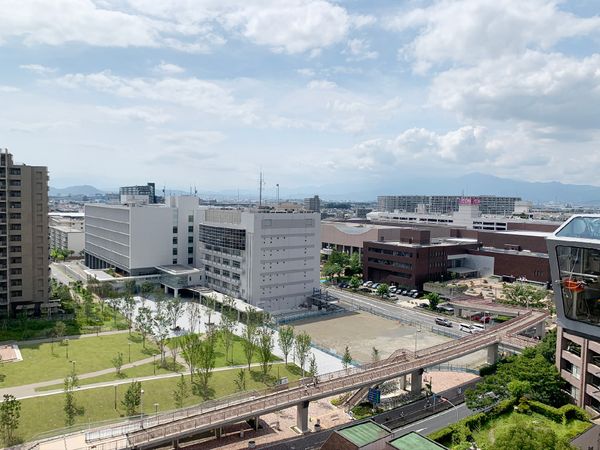 広い視界の都市風景