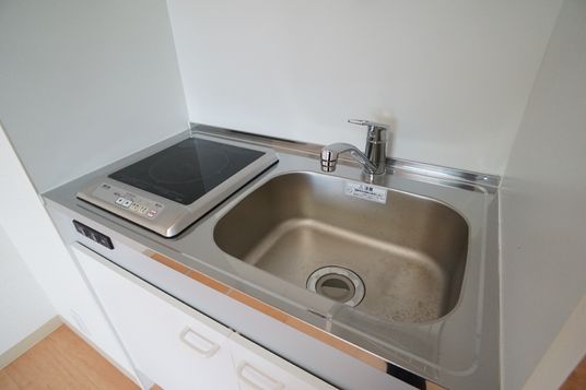 コンパクトなキッチン一角