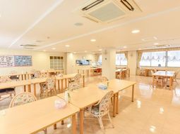 明るい食堂空間