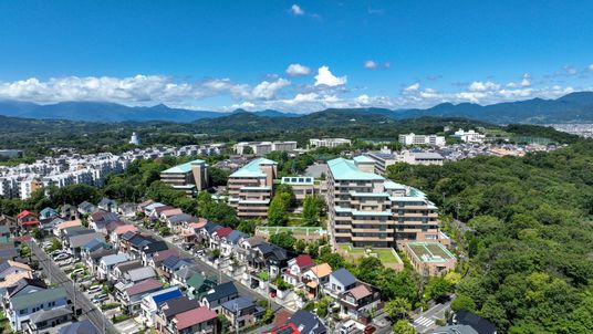 自然に囲まれた建物