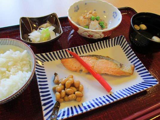和風の食事セット