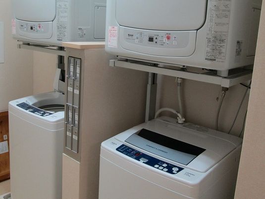 洗濯機と乾燥機の設備