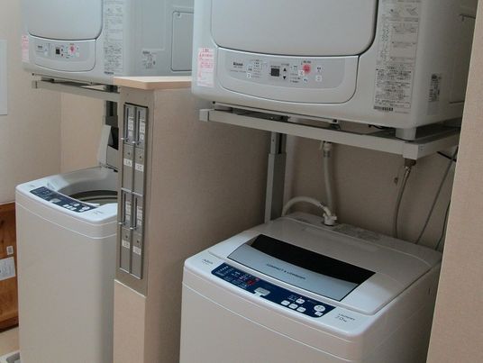 洗濯機と乾燥機の設備