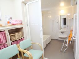 暖かみのある浴室空間