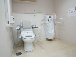 バリアフリー対応のトイレ