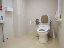 バリアフリー対応のトイレ