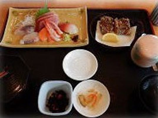 料理が並ぶテーブル