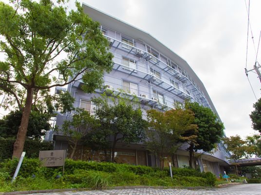 現代的な建物の外観