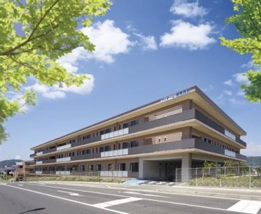 開放感ある建物の外観