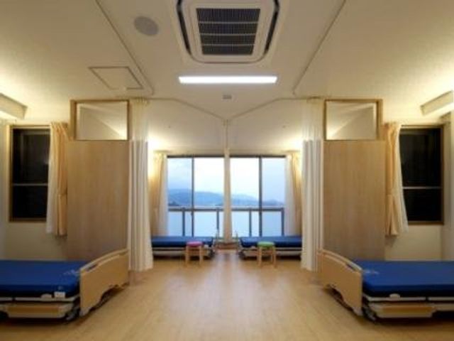 窓辺が特徴の居室