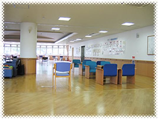 広々としたラウンジ