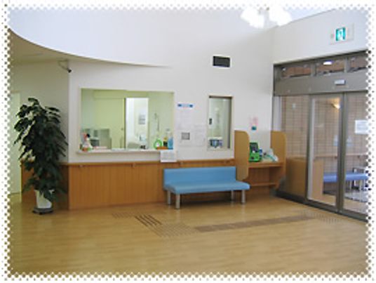 明るいロビーの様子