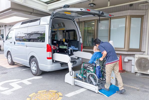 福祉車両への乗車風景