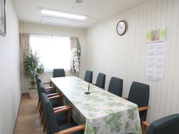 会議室風の明るい部屋