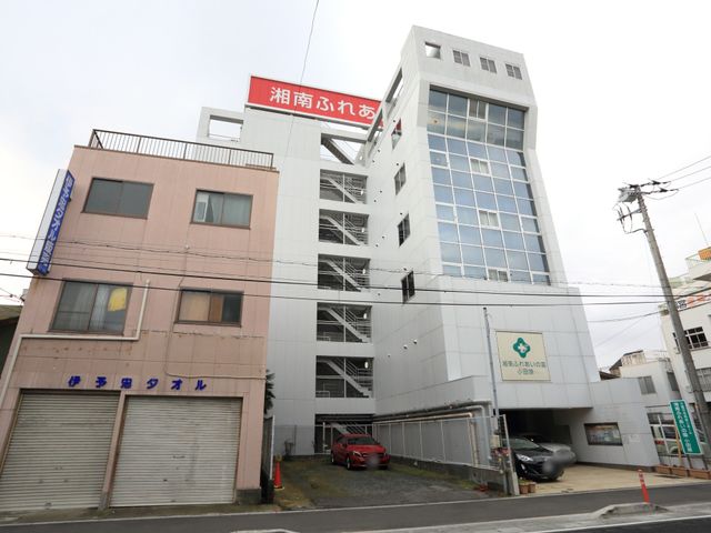 多階層の建物外観 外観 都市部にあるモダンな建物です。清潔感ある外観が特徴で、働く環境としても期待できます。