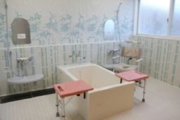 清潔な浴室設備