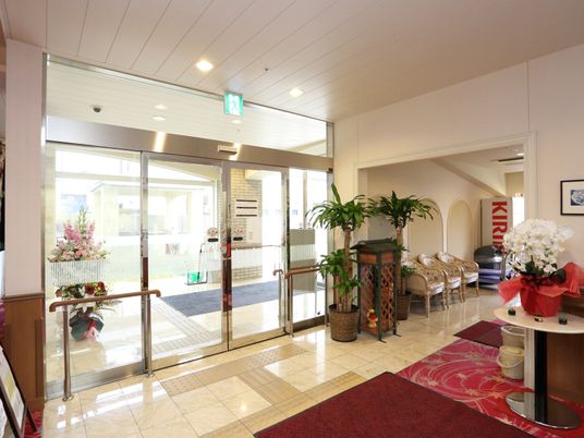 エントランスの明るい空間