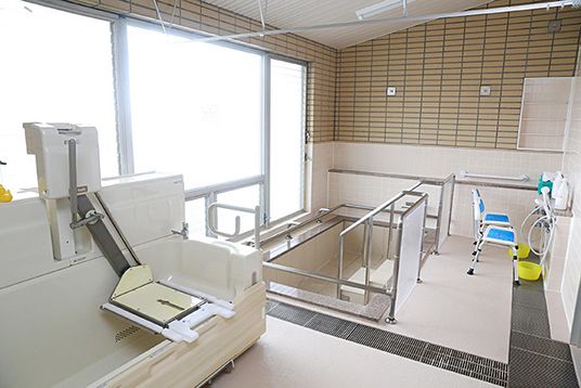 明るい浴室