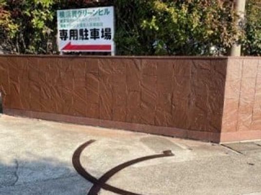 外観の専用駐車場  