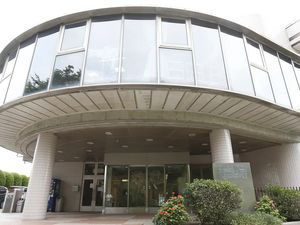 円形屋根のエントランス  