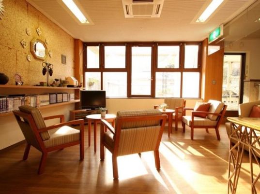 温かみのある共有リビング