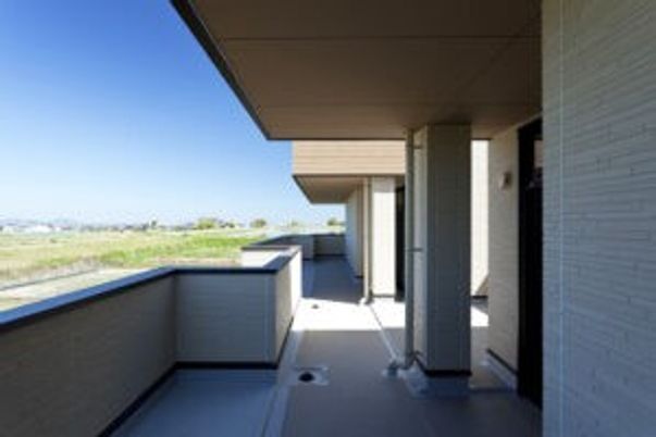 広々としたバルコニー