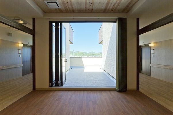 開放的なバルコニー