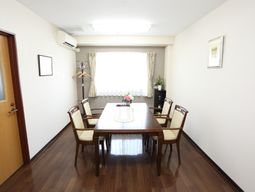 清潔なダイニングルーム