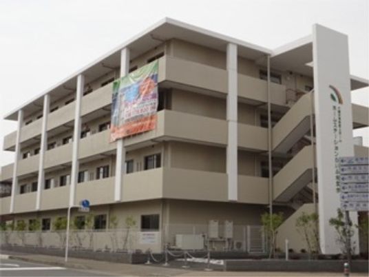 モダンな建物の外観