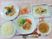 カラフルな食事セット