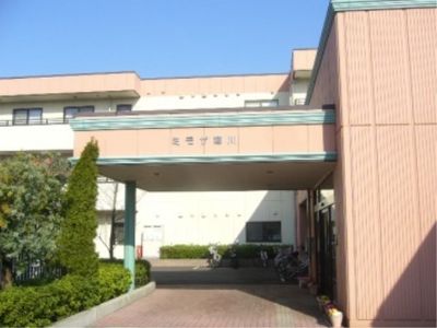 清潔感のある施設のエントランス