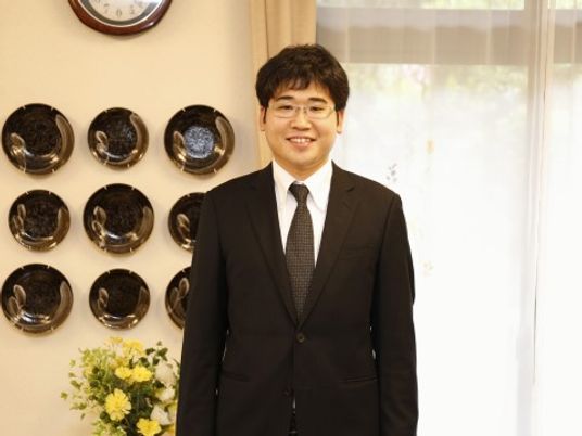 笑顔のスタッフイメージ