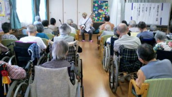 演奏会が開かれる部屋
