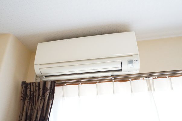 居室に設置されたエアコン