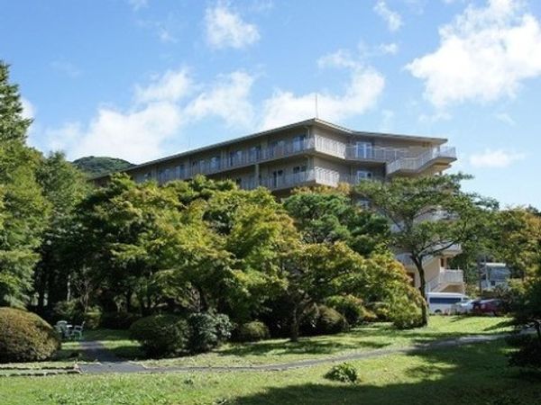 緑豊かな外観ビュー